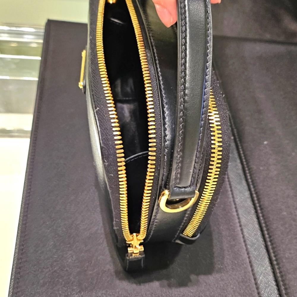 PRADA Odette Double-Zip Leather Top-Handle Bag - Picture 5 of 8